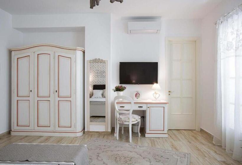 חדר סטנדרט לשלושה, B&b Blanc Maison Etna Relais & Charme