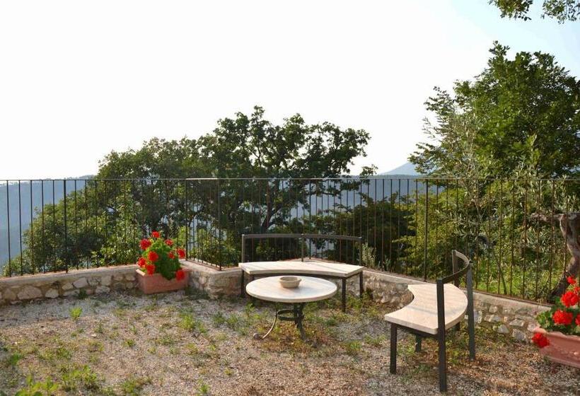Студио Стандарт с Террасой, Agriturismo Istrice Innamorato