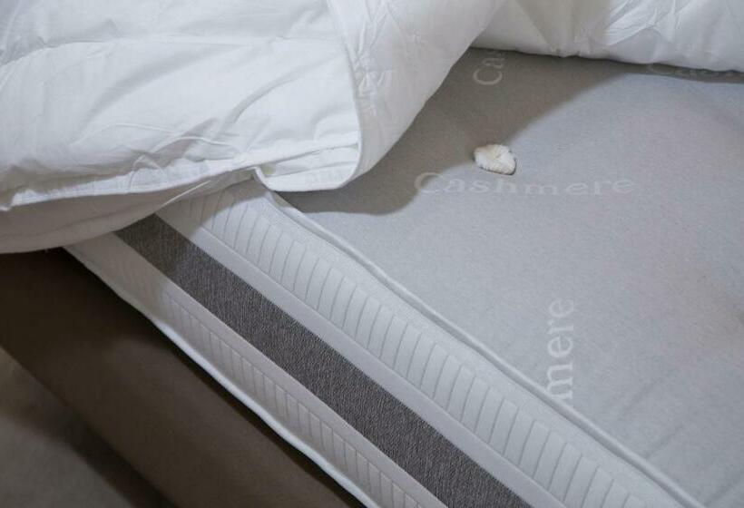 سوییت لوکس, La Chiaja Art&relais