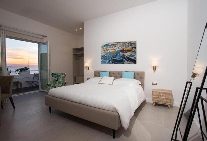 سوییت جونیور, La Chiaja Art&relais