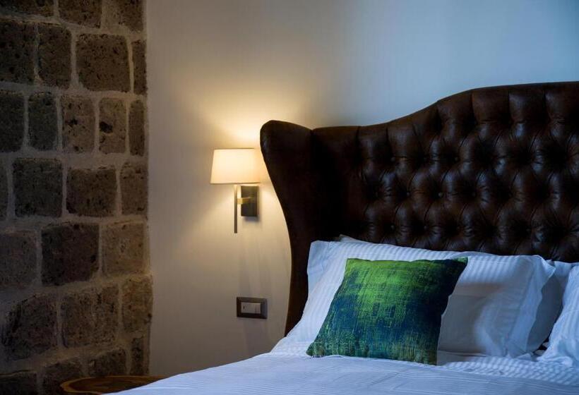 اتاق لوکس, La Chiaja Art&relais