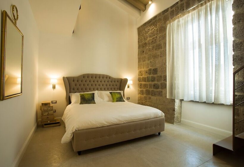 سوییت لوکس, La Chiaja Art&relais