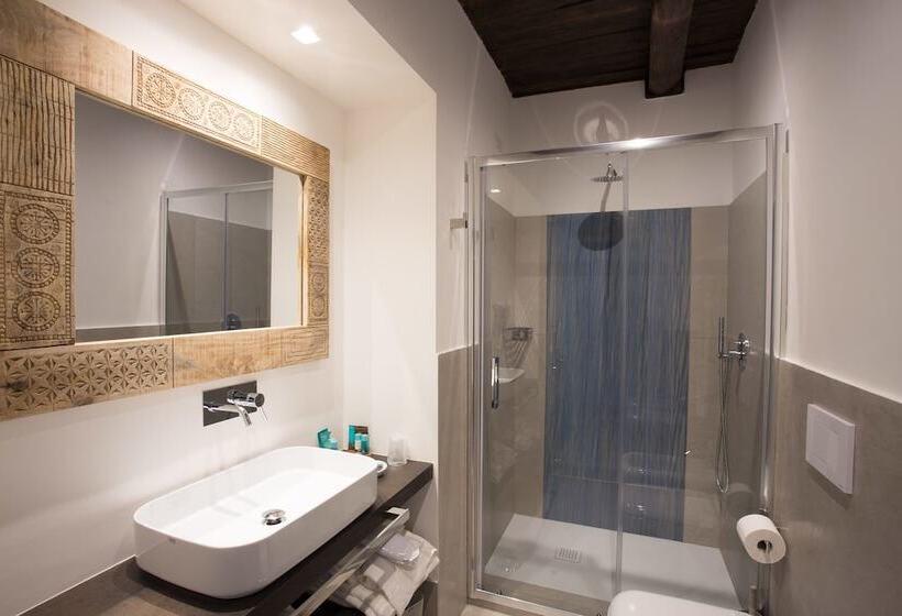 سوییت لوکس, La Chiaja Art&relais