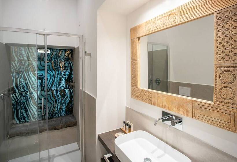 اتاق لوکس, La Chiaja Art&relais