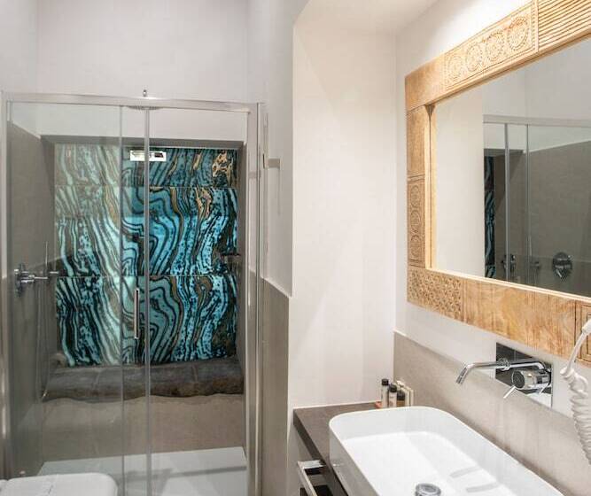 اتاق لوکس, La Chiaja Art&relais