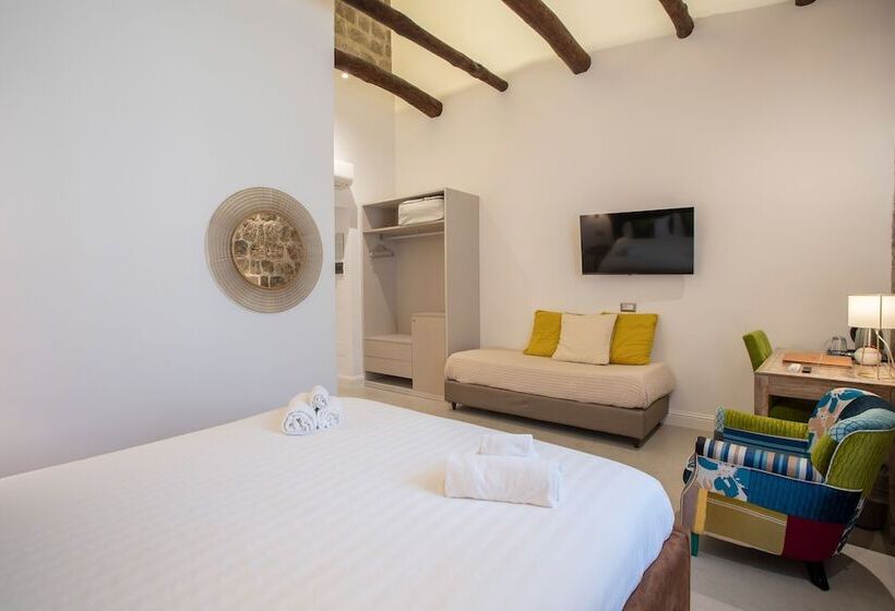 اتاق لوکس, La Chiaja Art&relais