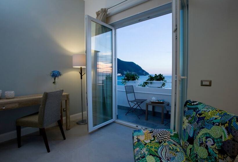 سوییت جونیور, La Chiaja Art&relais