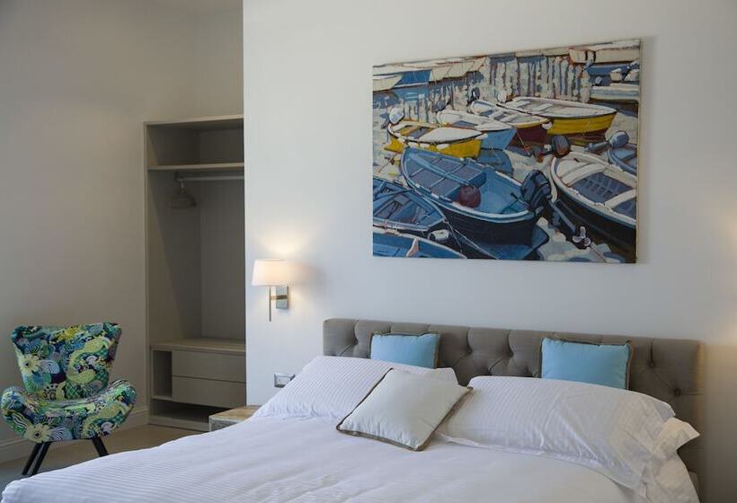 سوییت جونیور, La Chiaja Art&relais