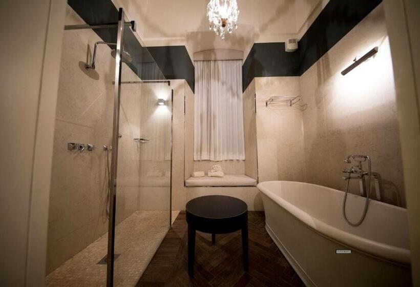 Полулюкс, Relais Il Santissimo