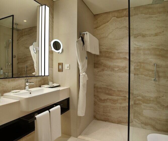 کلبه ییلاقی, Al Ain Rotana