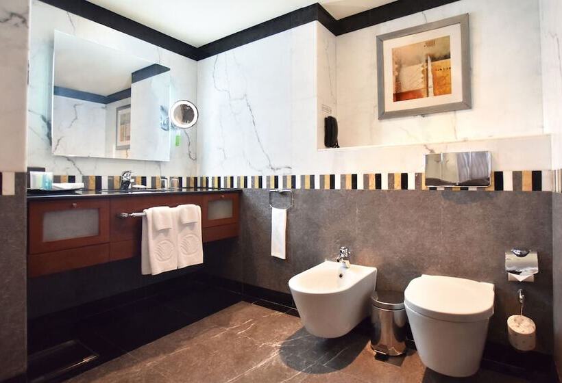 سوییت, Al Ain Rotana