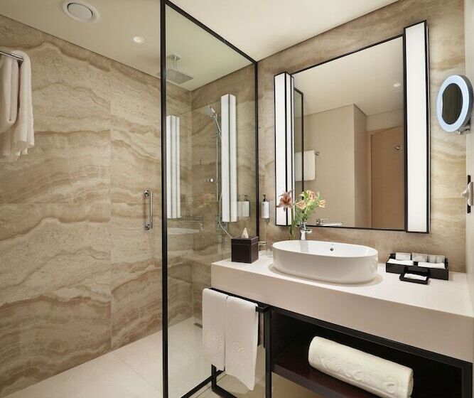 اتاق استاندارد با تخت دوبل, Al Ain Rotana