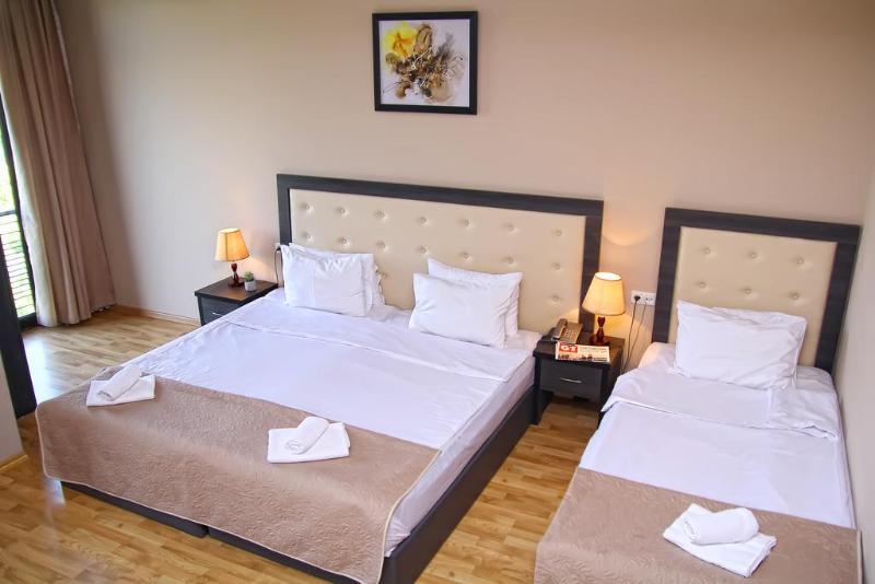 کلبه ییلاقی, Al Ain Rotana