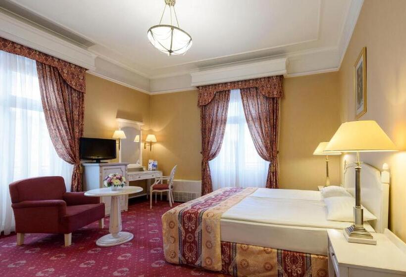 جناح, Danubius Hotel Astoria City Center