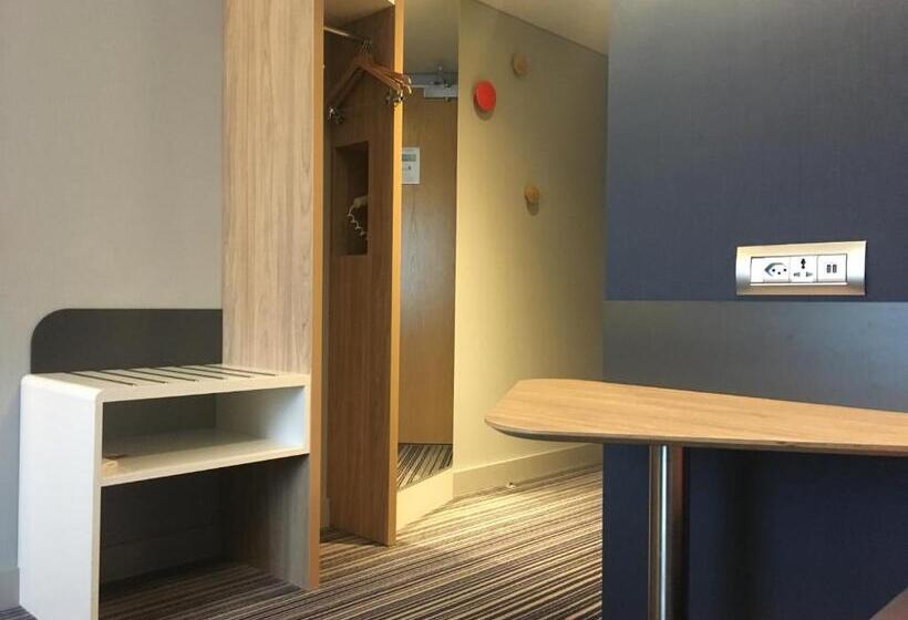 اتاق استاندارد یک نفره, Holiday Inn Express Geneva Airport, An Ihg