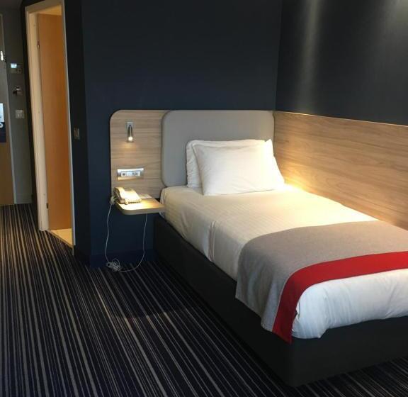 اتاق استاندارد یک نفره, Holiday Inn Express Geneva Airport, An Ihg