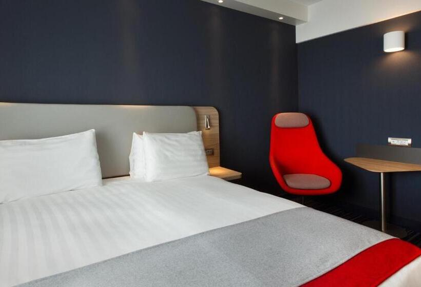 اتاق استاندارد برای معلولان, Holiday Inn Express Geneva Airport, An Ihg