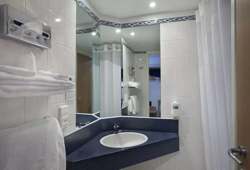 اتاق استاندارد, Holiday Inn Express Geneva Airport, An Ihg