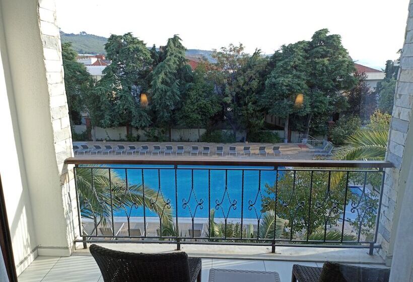 デラックススイート, Iris Hotel & Spa