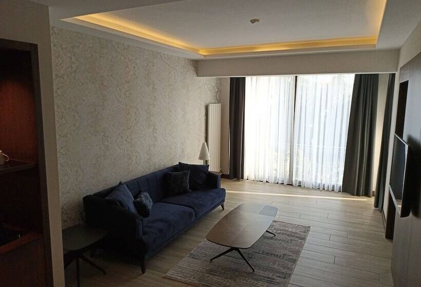 デラックススイート, Iris Hotel & Spa