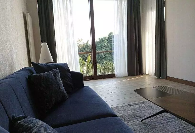 デラックススイート, Iris Hotel & Spa