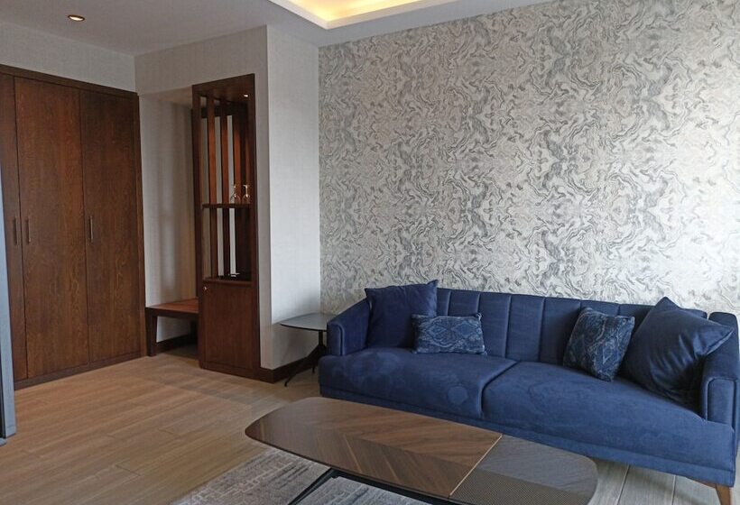 デラックススイート, Iris Hotel & Spa