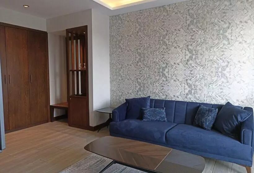 デラックススイート, Iris Hotel & Spa
