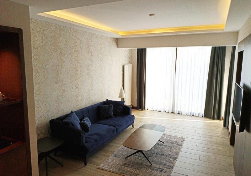 デラックススイート, Iris Hotel & Spa