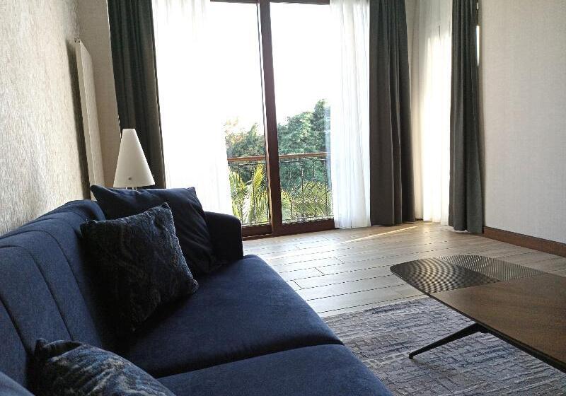 デラックススイート, Iris Hotel & Spa