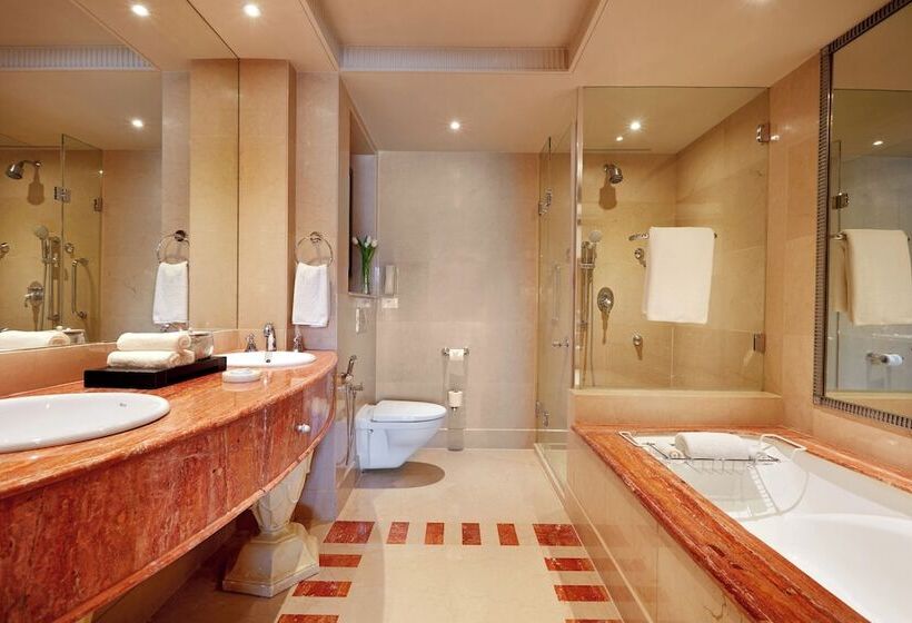 اتاق کلاب, Itc Maratha, A Luxury Collection Hotel, Mumbai