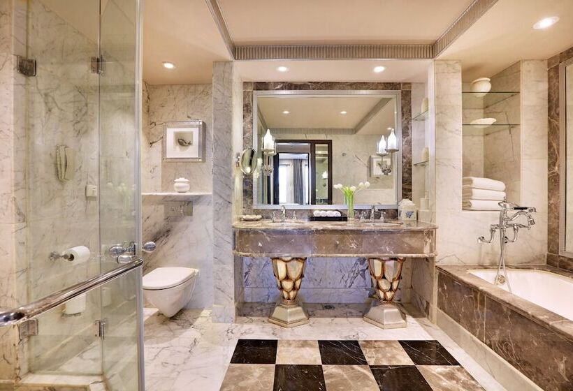 اتاق کلاب, Itc Maratha, A Luxury Collection Hotel, Mumbai