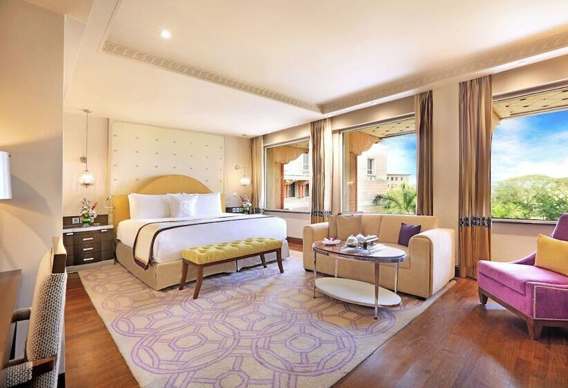 اتاق کلاب, Itc Maratha, A Luxury Collection Hotel, Mumbai