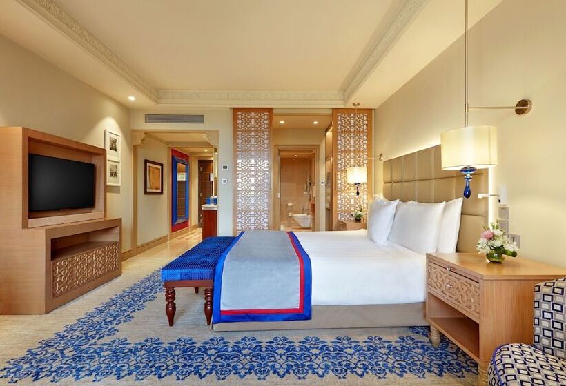 اتاق کلاب, Itc Maratha, A Luxury Collection Hotel, Mumbai