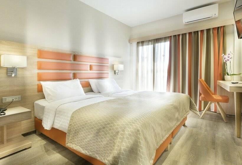 标准间, Jason Inn