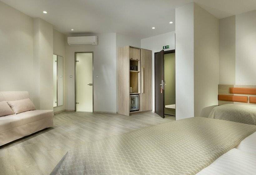 四人标准间, Jason Inn