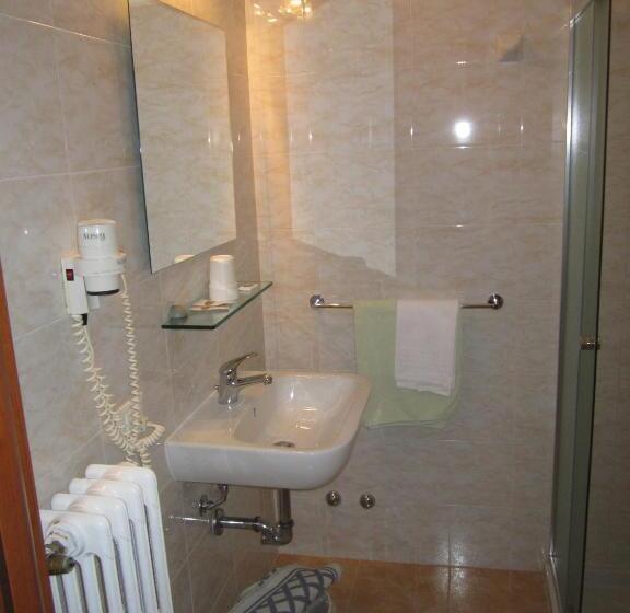 اتاق استاندارد, Marchina