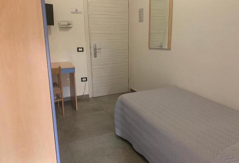 اتاق استاندارد یک نفره, Marchina