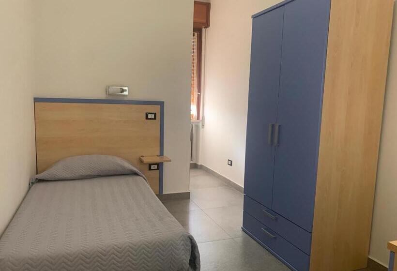 اتاق استاندارد یک نفره, Marchina