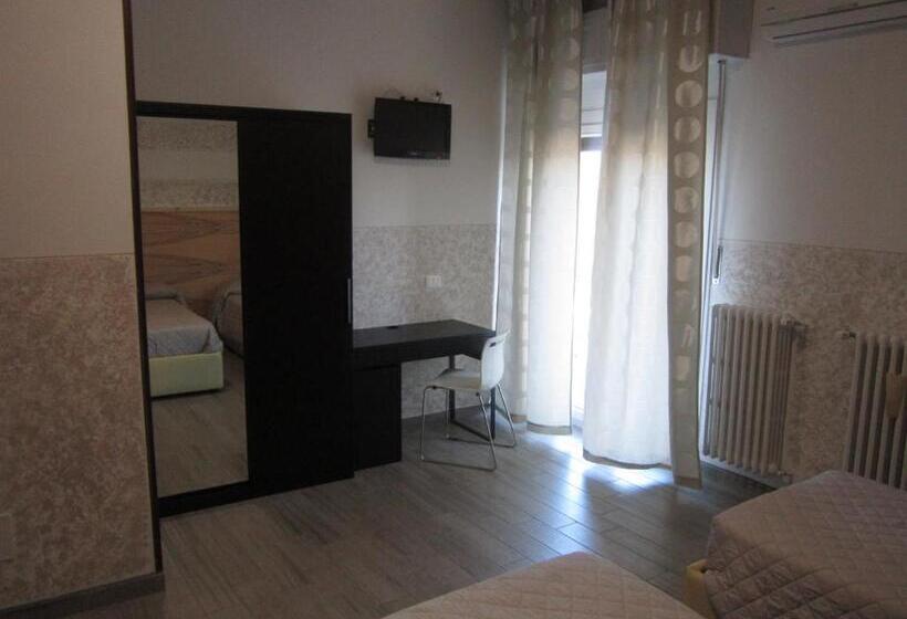 اتاق استاندارد چهار تخته, Marchina