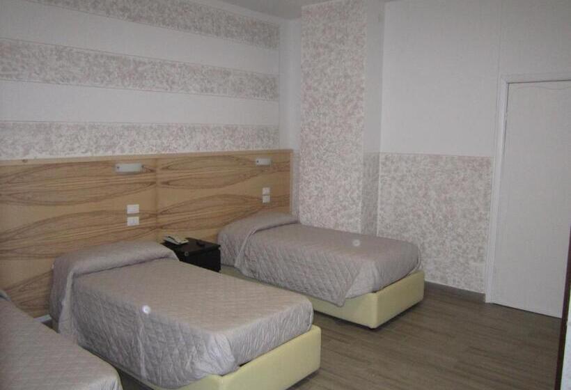 اتاق استاندارد چهار تخته, Marchina