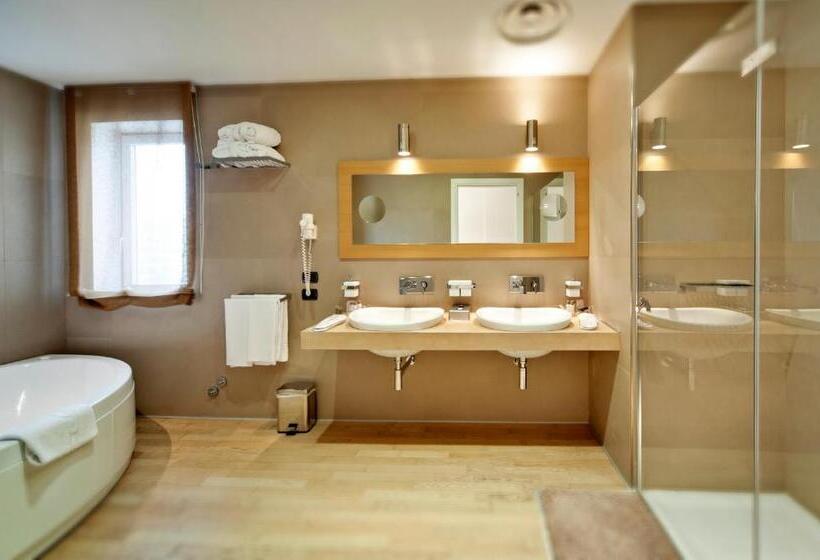 סוויטת ג'וניור סופריור, Mediterraneo Palace