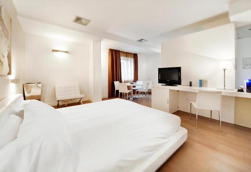 סוויטת ג'וניור סופריור, Mediterraneo Palace