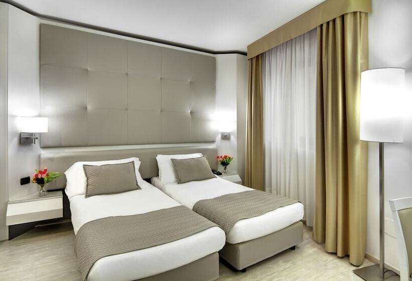 חדר סטנדרט לשלושה, Mediterraneo Palace