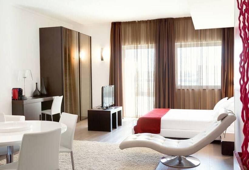 スイート, Mediterraneo Palace