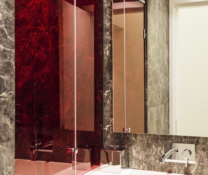 Quarto superior, Milu Florence