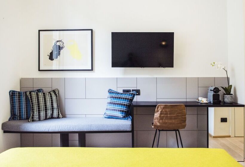 Quarto superior, Milu Florence