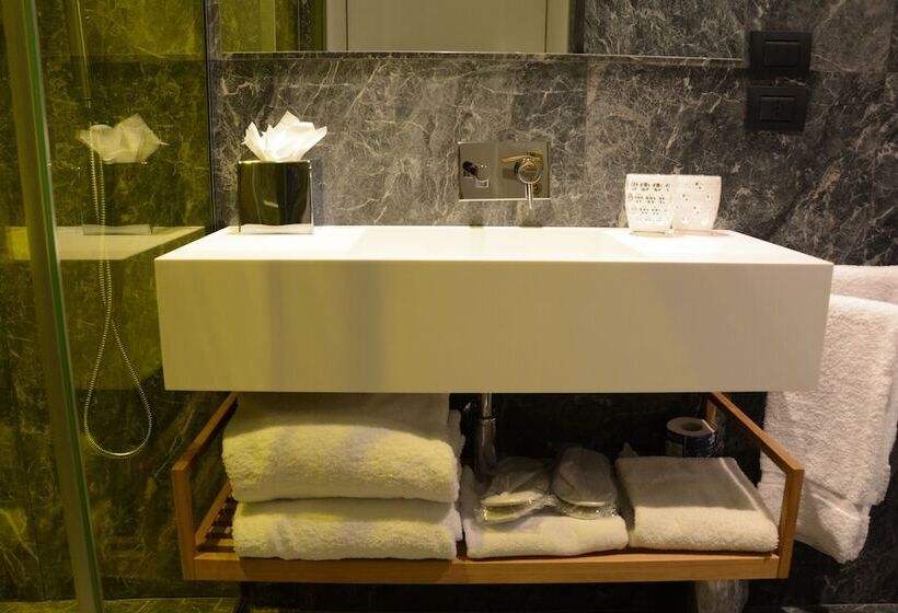 Quarto deluxe, Milu Florence