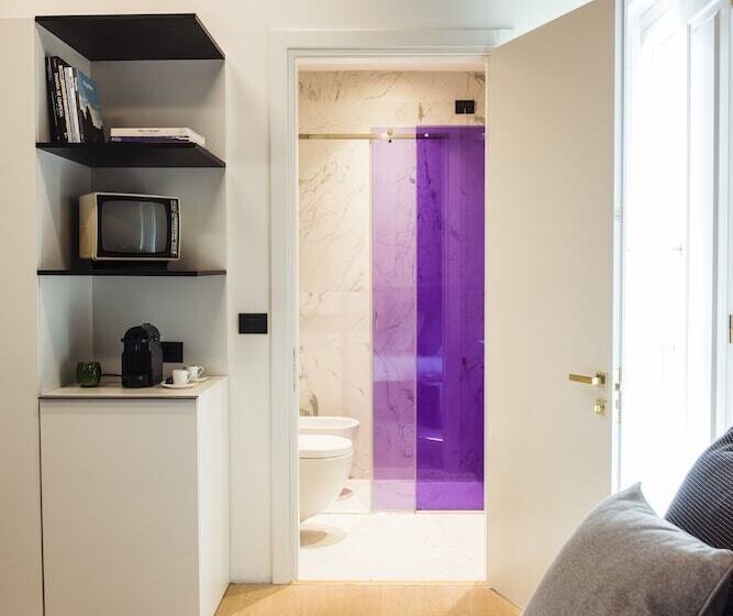 Quarto Deluxe com Balcão, Milu Florence