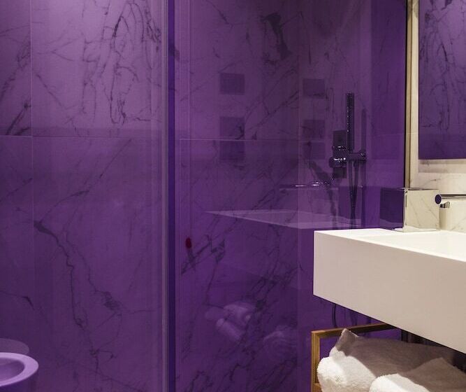 Quarto Deluxe com Balcão, Milu Florence