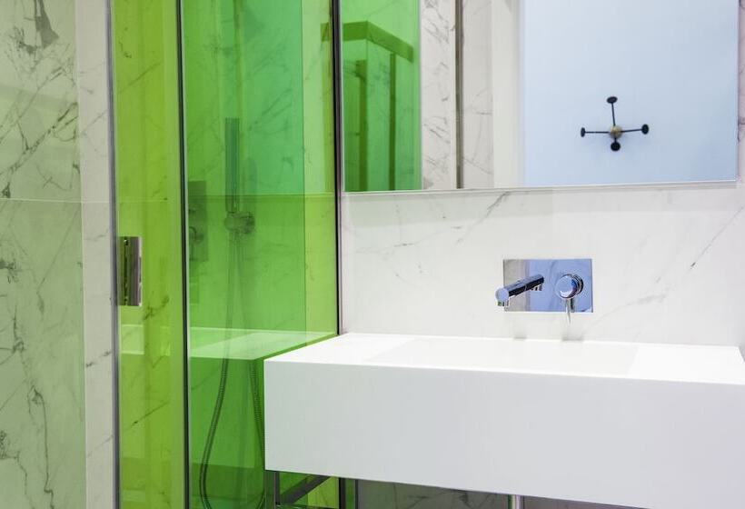 Quarto Deluxe com Balcão, Milu Florence